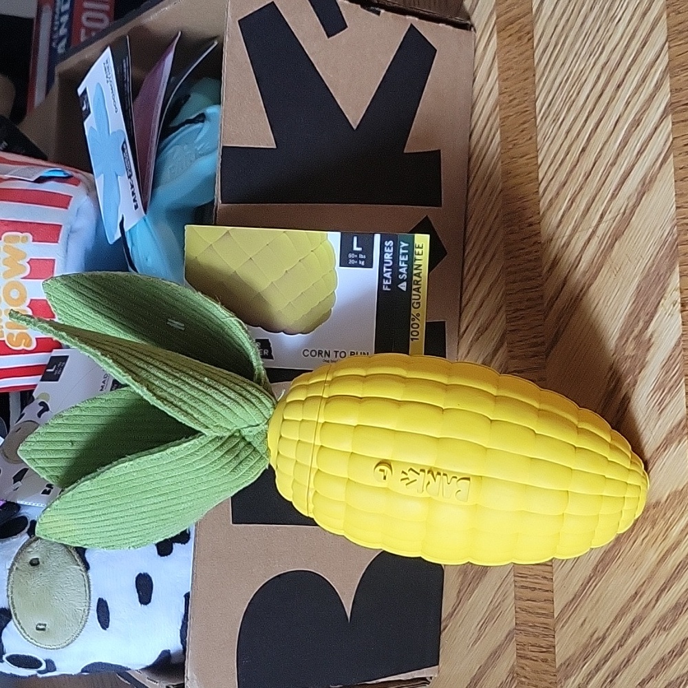 NWT Barkbox Super Chewer corn to run size large